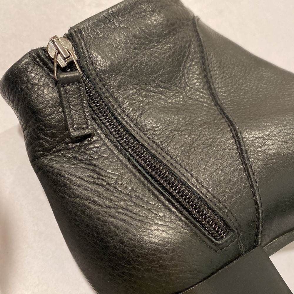 Aquatalia Italy NEW black leather ankle zipper boots 🥾 & dust bag block heel - Picture 15 of 16